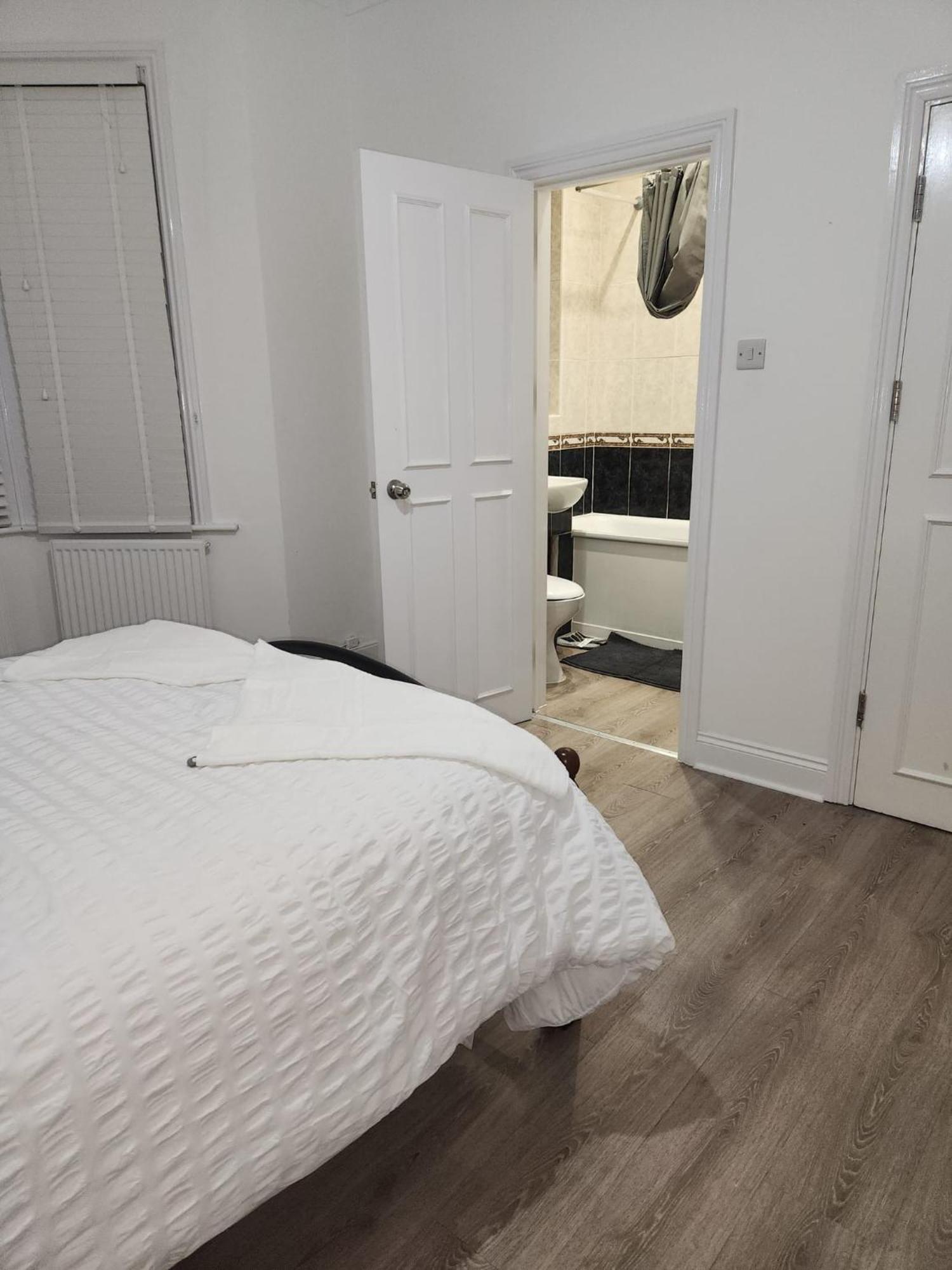 The London En-Suite イルフォード エクステリア 写真