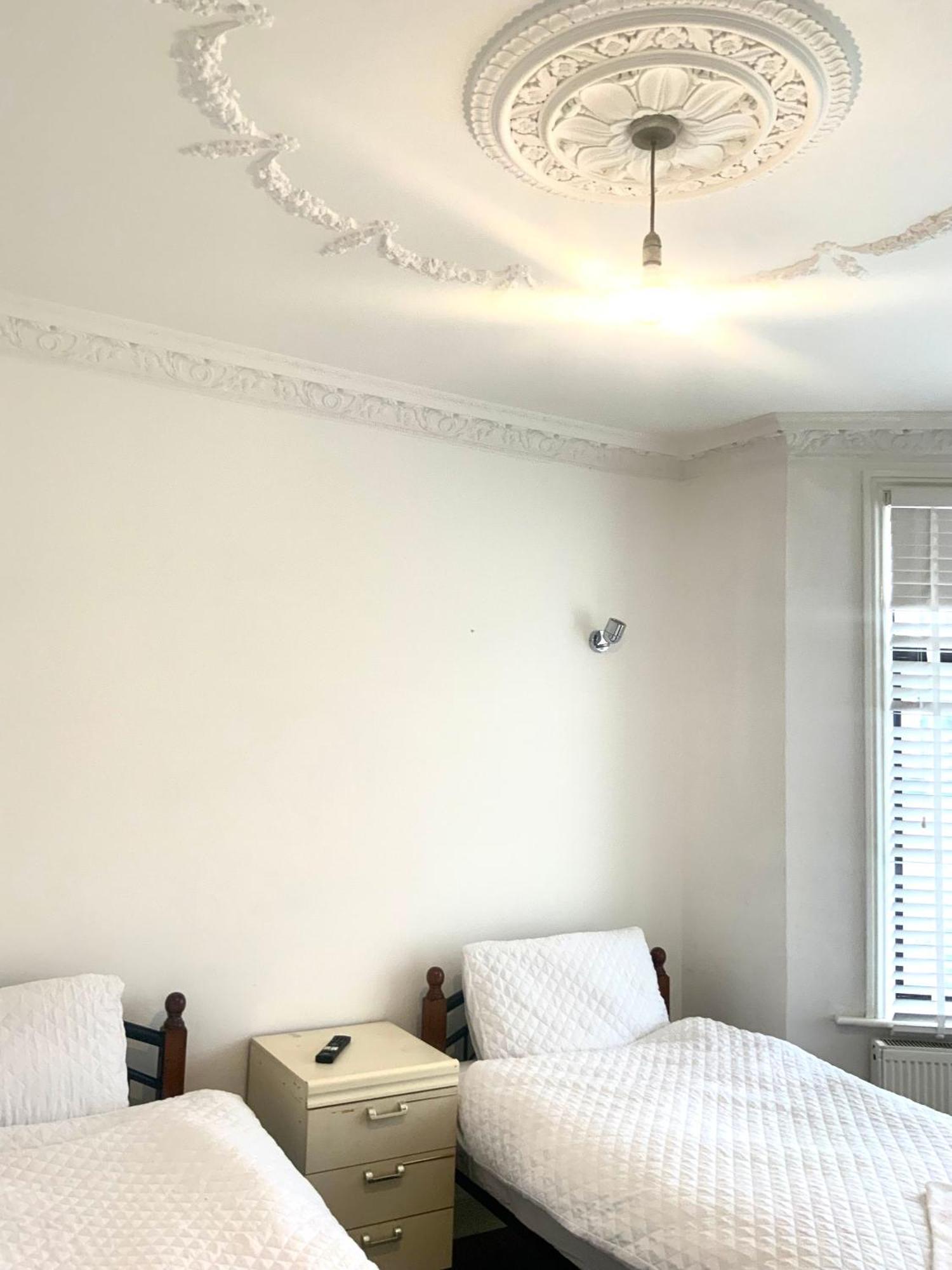 The London En-Suite イルフォード エクステリア 写真